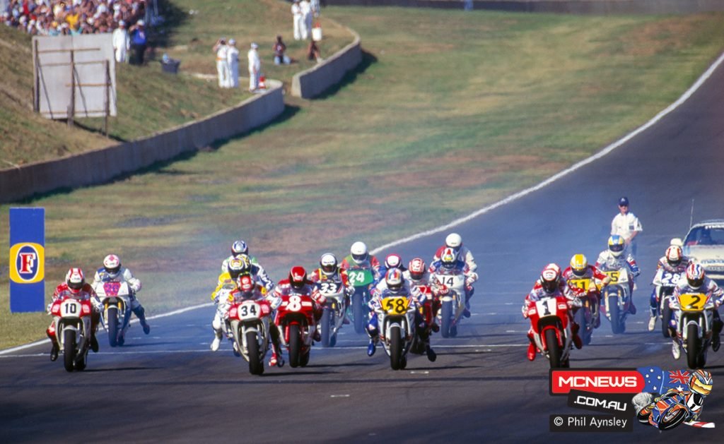 Start of the 500cc race at the 1992 Australian Grand Prix at Eastern Creek