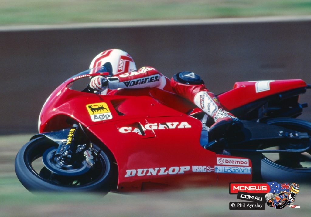 Eddie Lawson riding the Cagiva C592 at the 1992 Australian Grand Prix at Eastern Creek